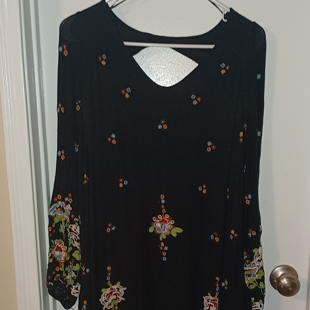 Dress - Picture 2 of 3